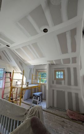 Drywall repair in Fort Salonga, NY by Teall Painting.